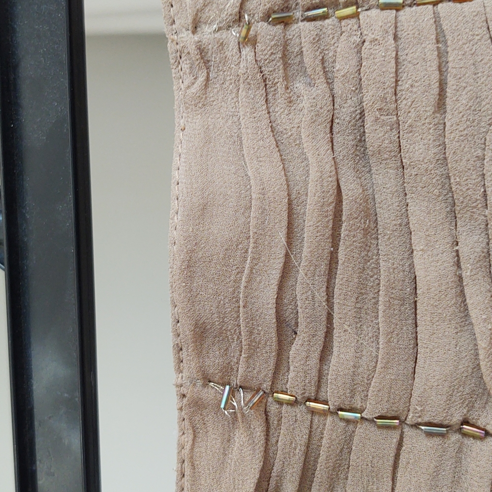 June beige suede skirt size 4. - Picture 3 of 6